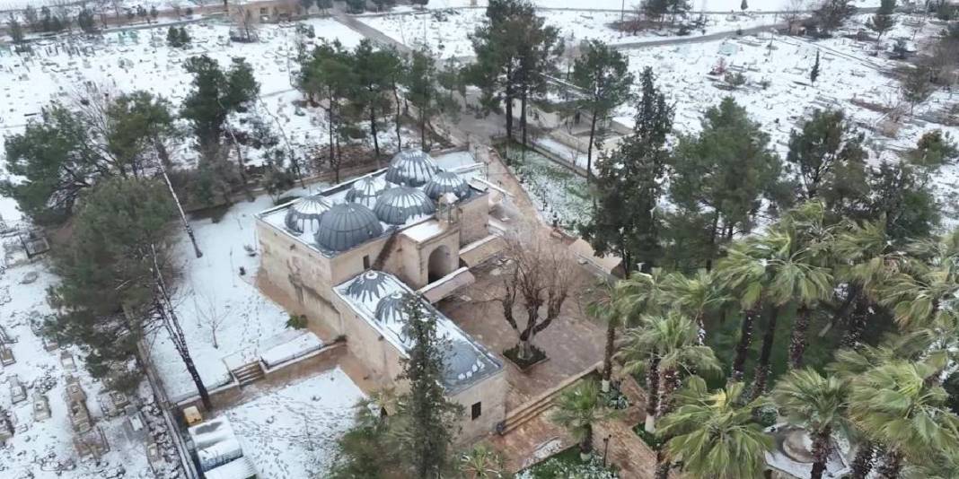 Yazın sıcaktan nefes aldırmıyordu şimdi beyaza büründü! Türkiye’nin en sıcak illerinden: Kar yağışı orayı da etkiledi 3